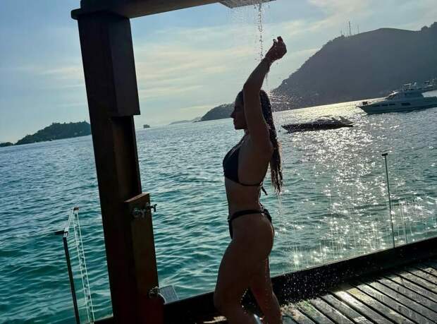 Актриса Джованна Антонелли показала себя в бикини