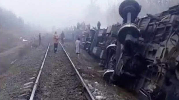 Почти 160 жителей Челябинской области ехали в сошедшем с рельсов поезде