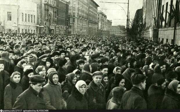 proshhanie-so-Stalinym.jpg