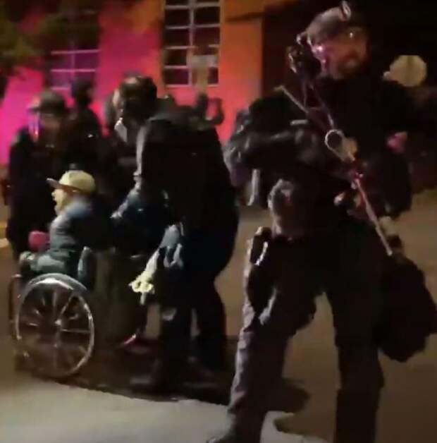 Имперский марш в Портленде