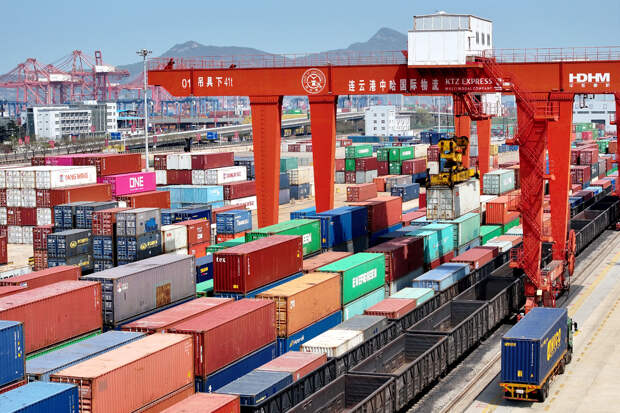 Доставка грузов из КНР в Россию по железной дороге резко подорожает