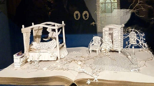 Сказочные миниатюры на книжных страницах: новая серия бумажных скульптур