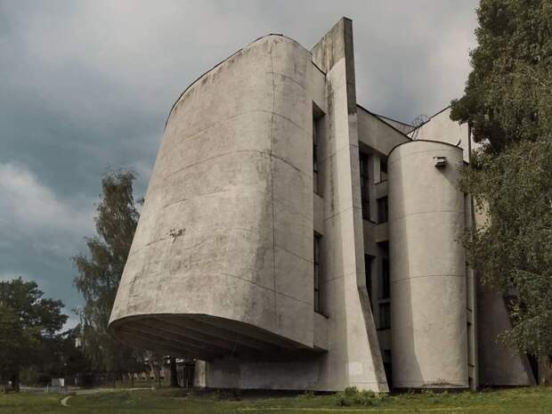 11 крутых фото суровой советской архитектуры