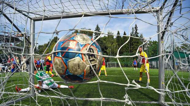 Гаджиев прокомментировал решение FIFA позволить иностранцам приостановить контракты с российскими клубами