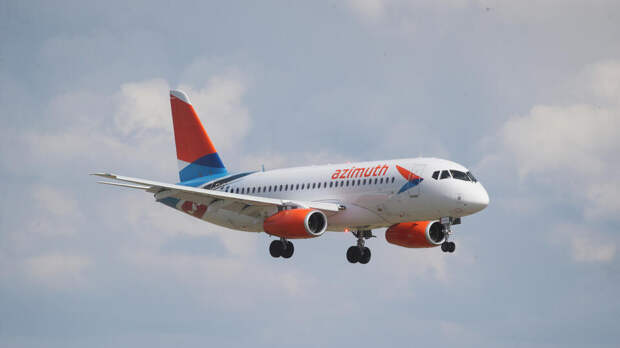 Самолет выкатился за пределы полосы при посадке в аэропорту Махачкалы