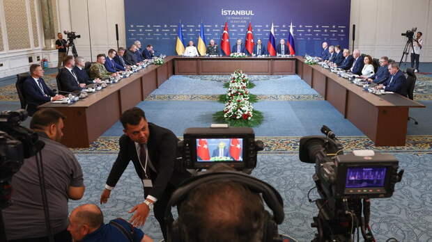 В МИД РФ назвали надуманной причину остановки переговоров в Стамбуле