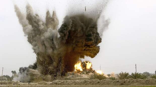 Взрыв авиабомб GBU-38 во время авиаудара в Ираке. 2008 год
