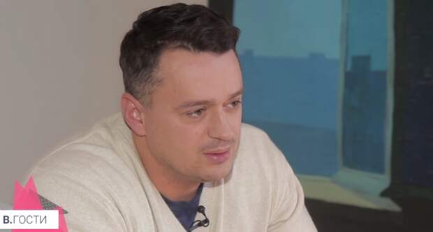 Актёр Никита Зверев потерял сознание на улице от усталости