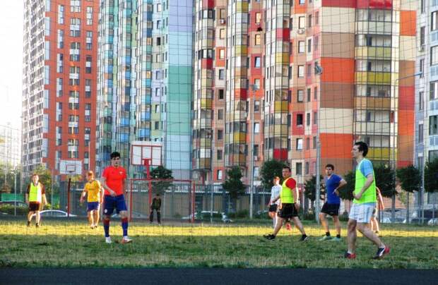 Игра в футбол. Фото автора