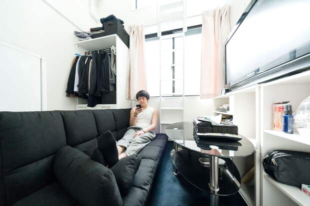 Привет, друзья! Сегодня мы с вами поговорим о том, как японцы живут в квартирах площадью всего 6 квадратных метров. Как им удается впихнуть все необходимое в такое маленькое пространство?-3