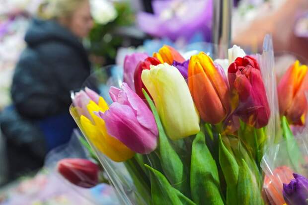 Мошенники перед 8 Марта начали активно создавать чаты по продаже цветов