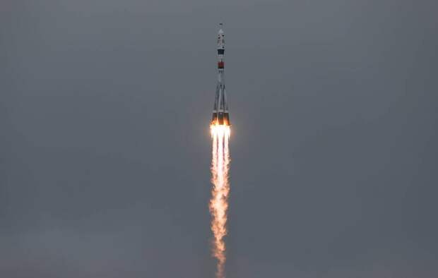 Вчера российский военный спутник «Космос-2555» сошёл с орбиты и сгорел в атмосфере, а сегодня с космодрома Плесецк запустили другой спутник в интересах Министерства обороны