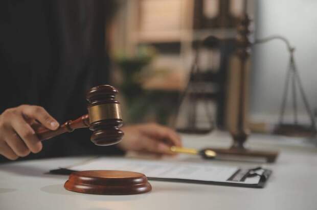 В Челябинске арестовали замстаршего судебного пристава Наталью Смышляеву по делу о взятке и утечке данных