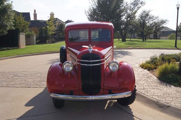 На торги выставлен 1 из 125 выпущенных Mack Jr. 1937 года выпуска (17 фото)