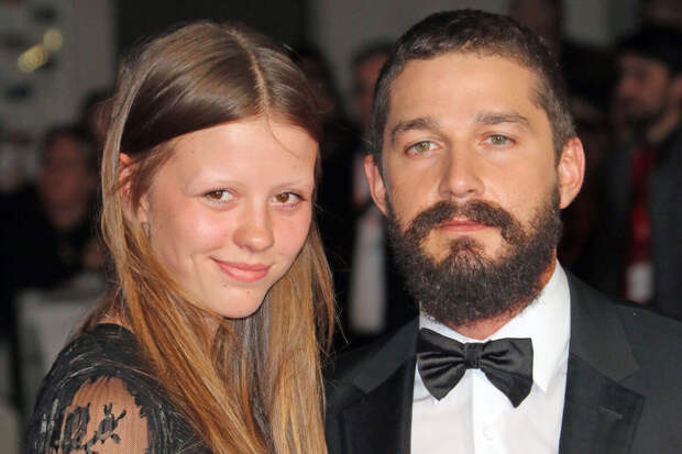 Page Six: актеры Шайа Лабаф и Миа Гот почти год скрывали расставание