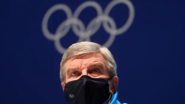 Глава МОК Бах находится в Пекине на трёхдневном карантине