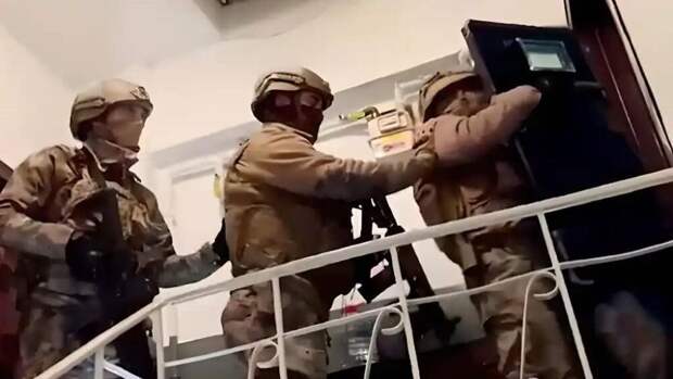 За последние годы MIT стала важным фактором внутренней и внешней политики Турции Турецкая разведка (MIT), осуществляющая функции и контрразведки, в последнее время предприняла значительные усилия по-2