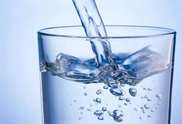 Влияние воды на организм человека: структура и строение воды, выполняемые функции, процент воды в организме, положительные и отрицательные стороны воздействия воды