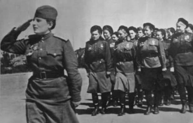 Специальные женские взводы должны были решить эту проблему. Специальные женские взводы должны были решить эту проблему.