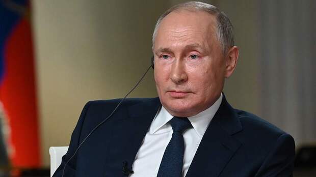 Журналист Карлсон назвал Путина более впечатляющим по сравнению с Байденом