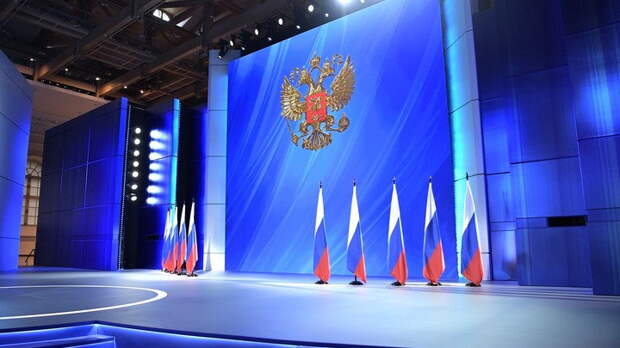 Отставки, "слоны" и война: Послание Путина уже называют неприятным сюрпризом для элиты