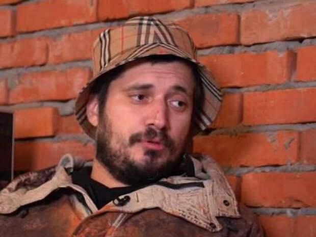 Ева Карицкая недовольна памятником на могиле Паши Техника