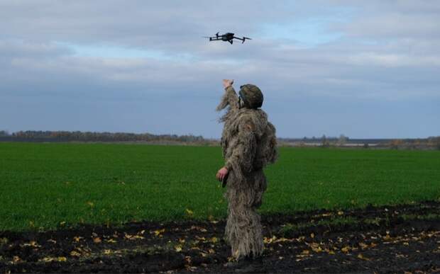 Российские штурмовики с помощью наземного дрона взяли опорник ВСУ