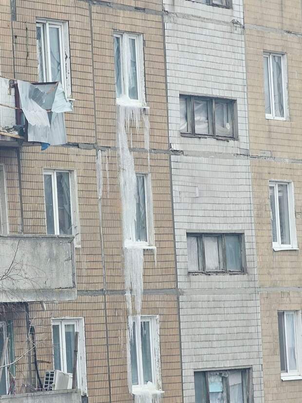 Петровского, 123б, 4 подъезд. Что случилось? Стояла пожарная машина