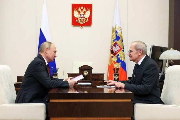 Путин с Зорькиным похвалили правовую грамотность россиян