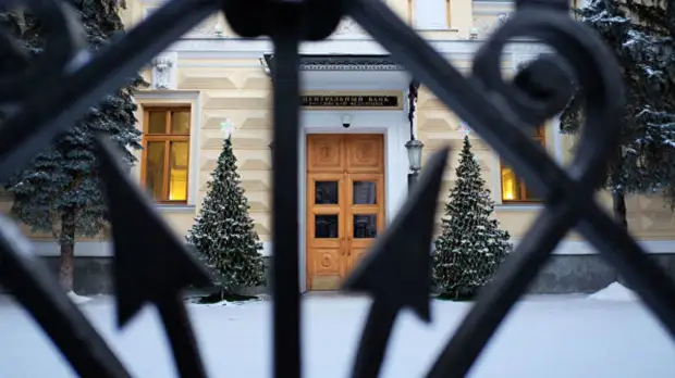 В ЦБ сообщили о сокращении на 15% числа поддельных банкнот за год