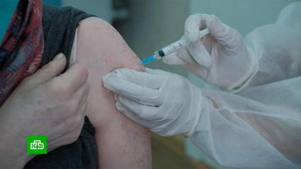 Вакцину «Спутник V» начали поставлять в регионы