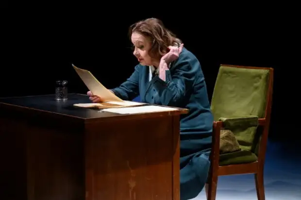 Потрясение: Наталья Тенякова прочла интимную переписку Иосифа Сталина с дочерью