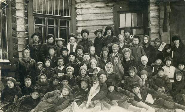 1934.28.03. Горы-Займищенская школа Солигалического р-на (Костромская губ.).jpg 1934.28.03. Горы-Займищенская школа Солигалического р-на (Костромская губ.).jpg
