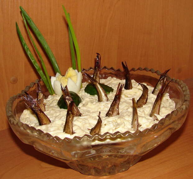 САЛАТ «Рыбки в пруду» со ШПРОТАМИ. Оригинально, вкусно, быстро!