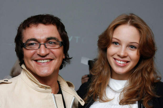 Продюсер Дворцов: телеведущий Дибров начал брать 4 млн рублей за выступление