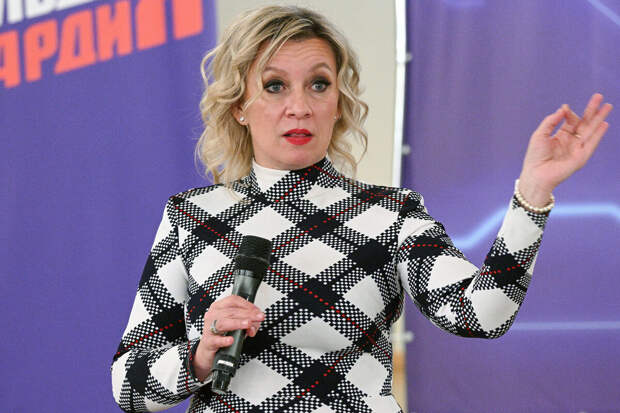 Захарова: Франция своими чудовищными заявлениями разрушает отношения с Россией