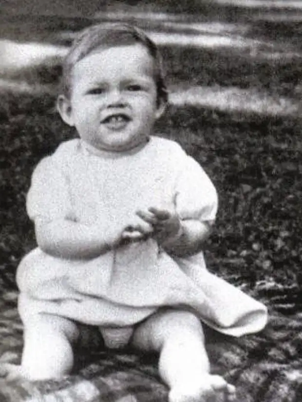 Бриджит бардо в детстве фото