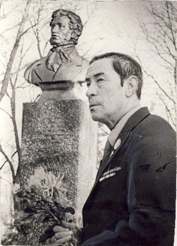 Сергей Евгеньевич Клименко (1918 – 1990), праправнук поэта, командир приборного отделения зенитной батареи. 