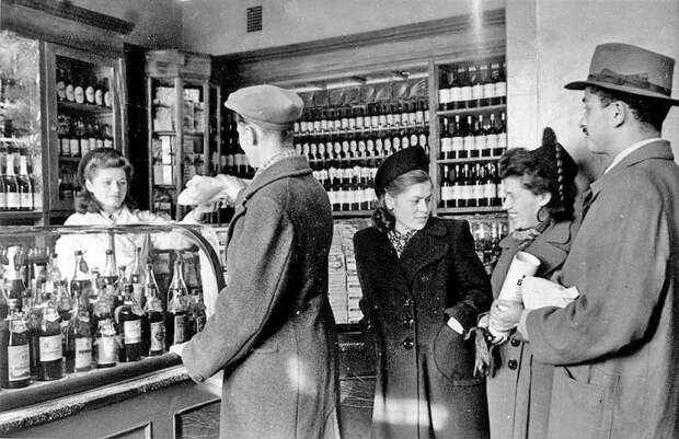 Продавцы в алкогольных отделах тоже были в сговоре с коррупционерами. /Фото: fb.ru