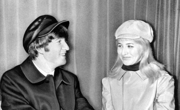 Джон и Синтия Леннон. / Фото: www.wordpress.com