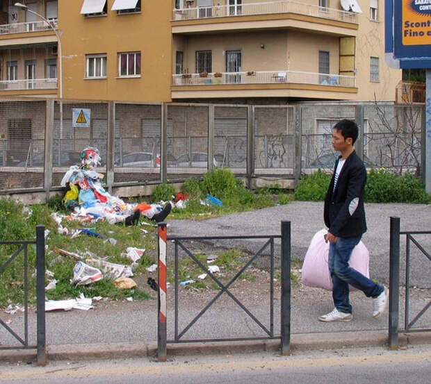 Странные городские скульптуры Марка Дженкинса