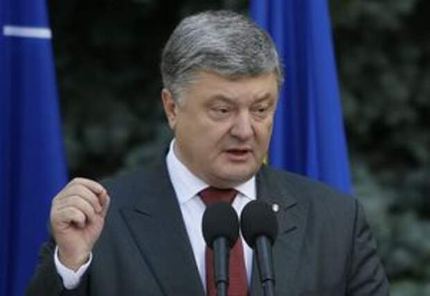 Порошенко заявил, что в аннексированном Крыму намеренно меняют демографическую ситуацию