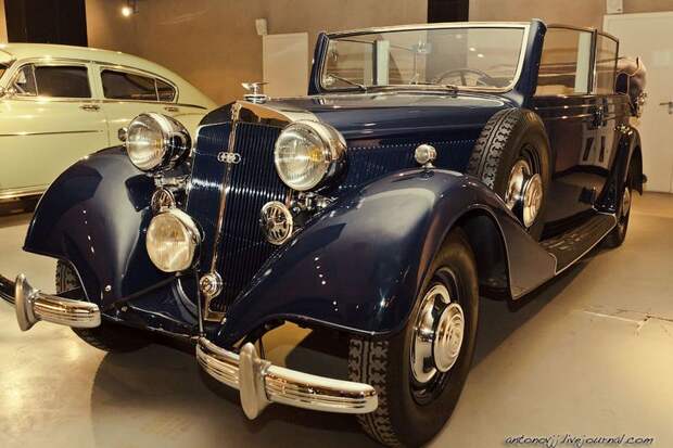 Музей частных коллекций Автовилль (44 фото)