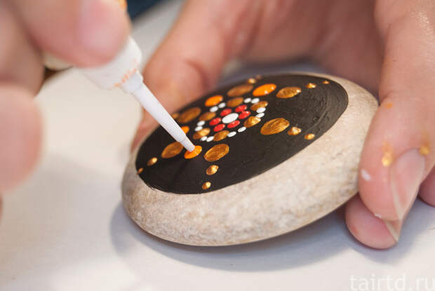 Точечная роспись по камням