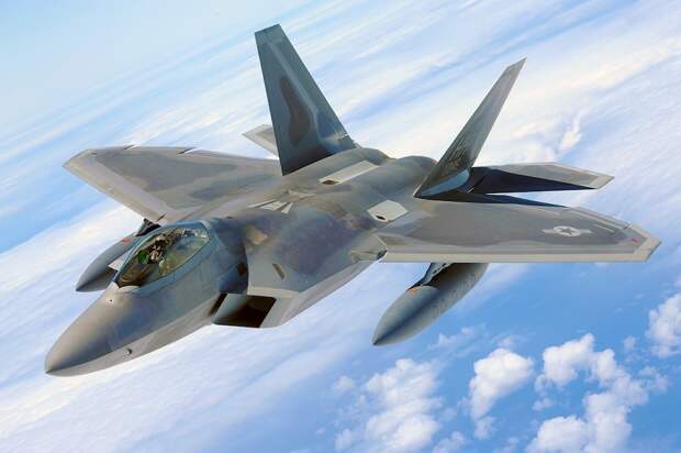 В США объяснили, почему F-22 обречен на позор в схватке с российским Су-35