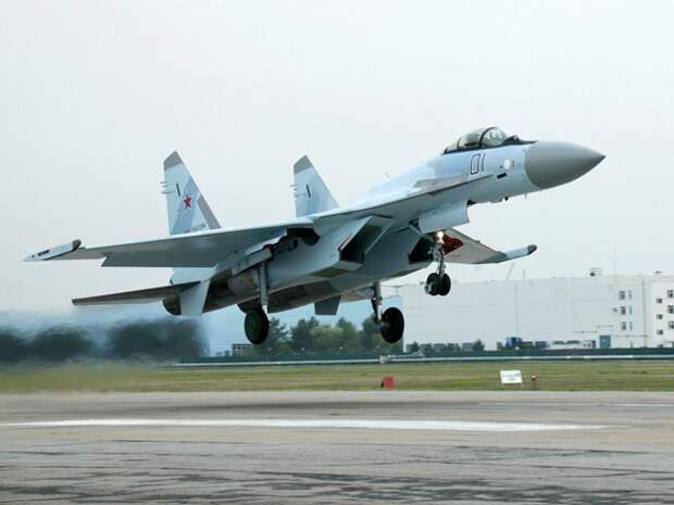 Эксперт назвал российский Су-35 угрозой для американских истребителей Эксперт назвал российский Су-35 угрозой для американских истребителей