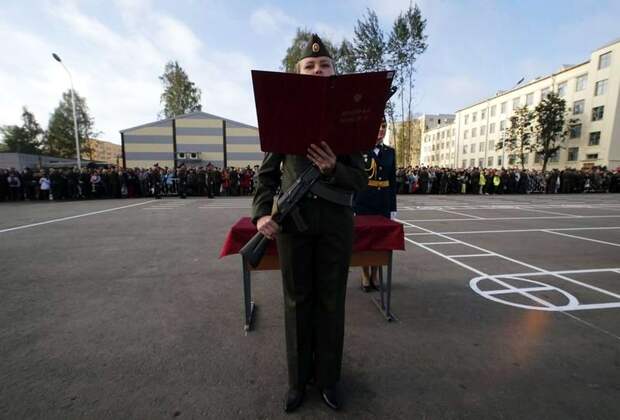 Русские военные первокурсницы 