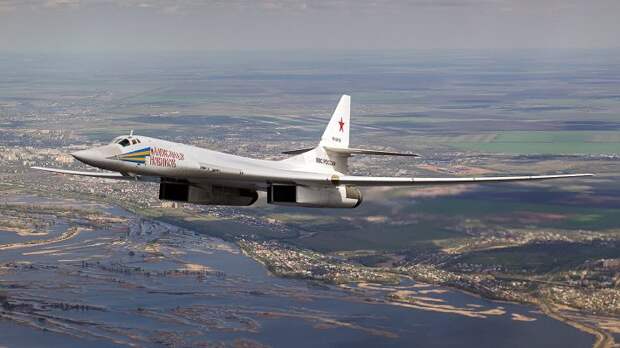 Стратегический бомбардировщик Ту-160 «Белый лебедь»
