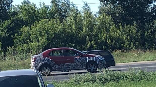 Кросс-седан Renault Logan (фото тестового прототипа)