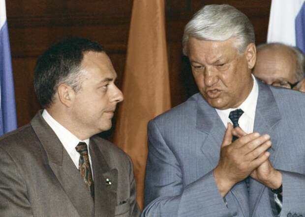 Как Ельцин уничтожил внешнюю политику СССР